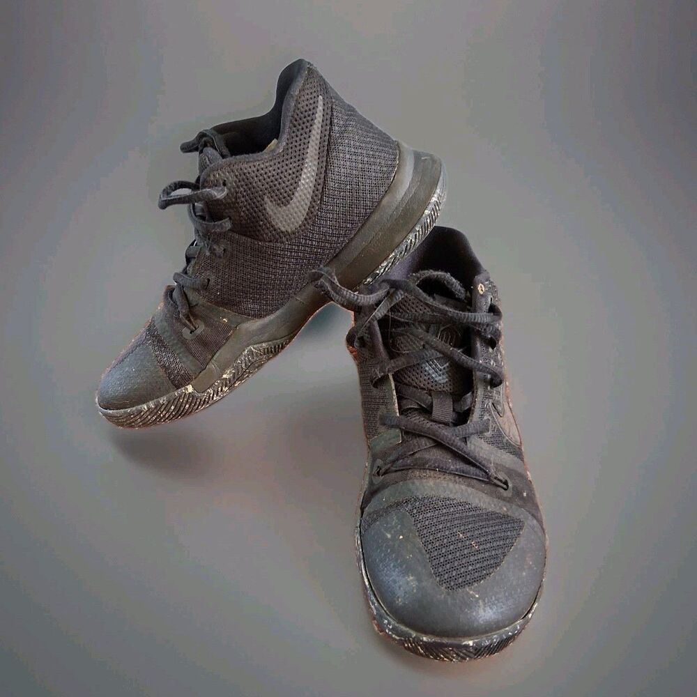 Nike Kyrie Azurie Elizabeth Black Basketball Sneakers, Youth Size 3Y